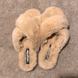 Dolce Vita Criss-cross Slippers Sz 9